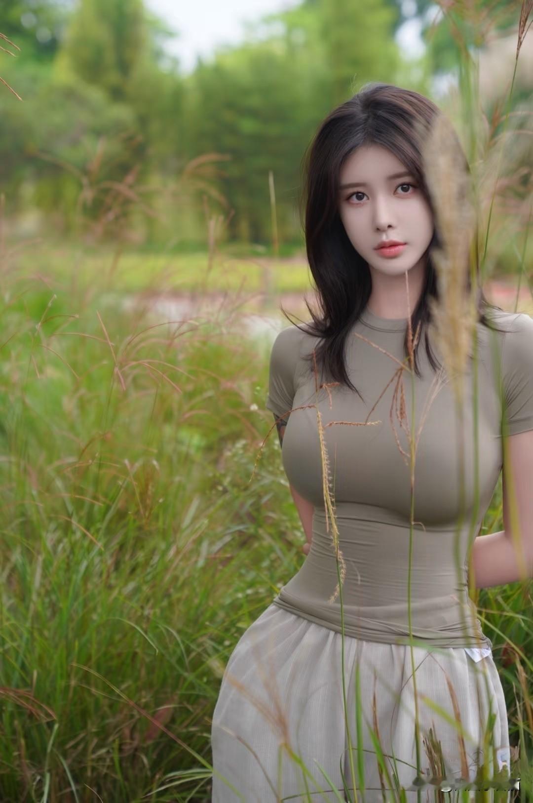 『有人说，少女的无序是由天真构成』
有人说，少女的无序是由天真构成的，可我看见她