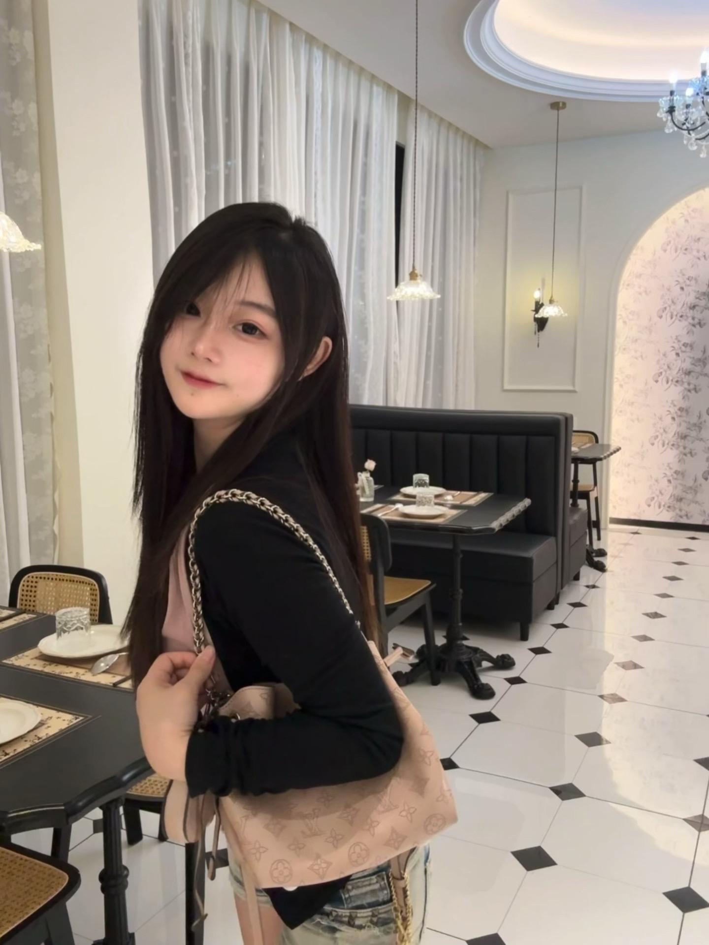 被身边朋友们宠着的感觉真的很幸福  上辈子到底造了什么福