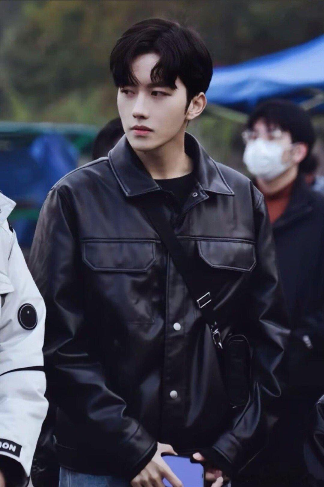 黄星Eliot  ⭐向全世界安利黄星eliot 每个人都有自己所崇敬的人，有了那