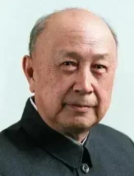 钱学森说： “曾经一段时间有那么一些误解，认为搞“两弹”是个错误，花那么多钱，没