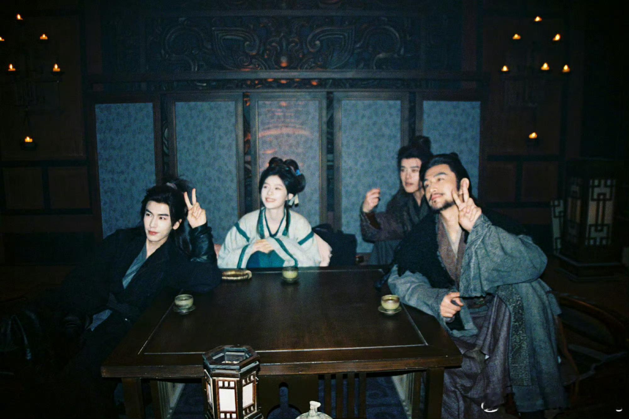 张凌赫林允归鸾首发剧照哇塞，张凌赫帅得离谱，林允也美翻，这剧必须锁死！ 