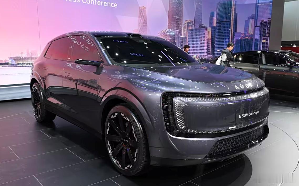 30万级中大型纯电SUV奥迪E7X与理想i8定位泾渭分明，分别代表德系克制豪华与