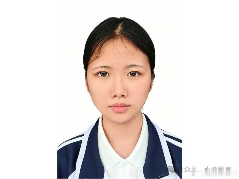 优秀！丹江口这名学生登上《人民日报》 5月4日《人民日报》以两个整版篇幅刊发了2