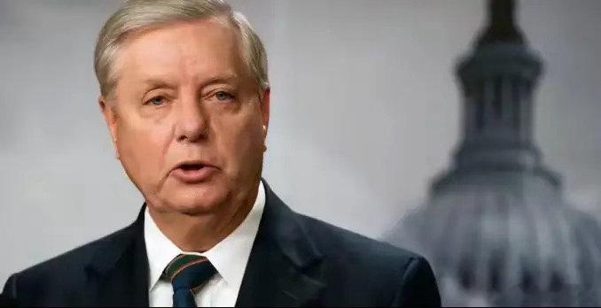 万斯彻底不装摊牌了！特朗普副总统直言两岸局势一变美国经济要崩盘？美国死死拿捏台湾
