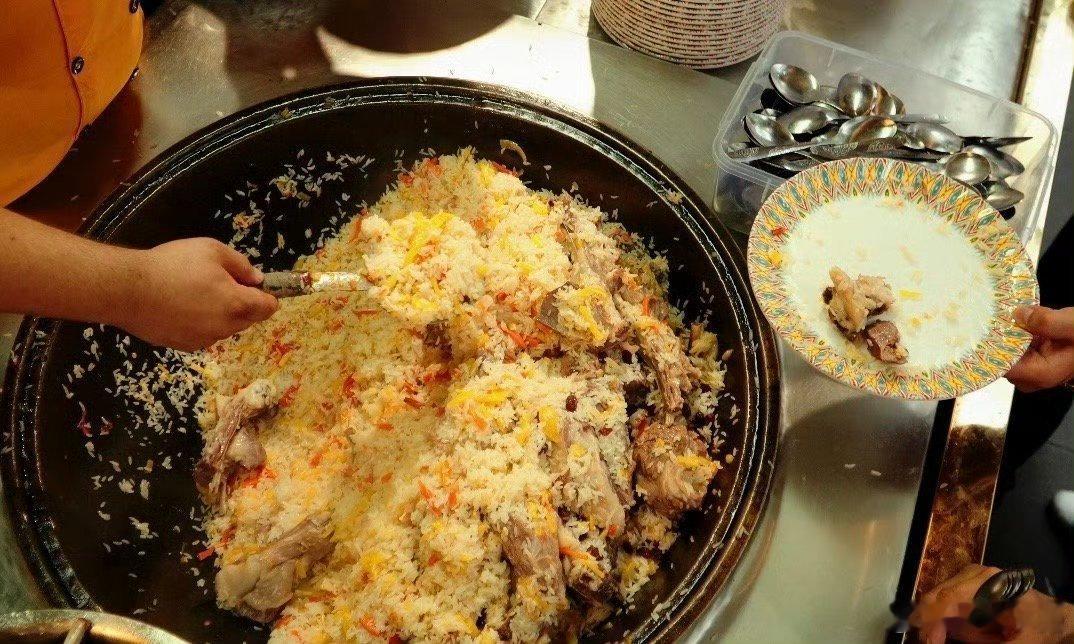 陈建斌推荐家乡乌鲁木齐生活就是这样的，我觉得真的很有魅力，那就一起来感受一下这个