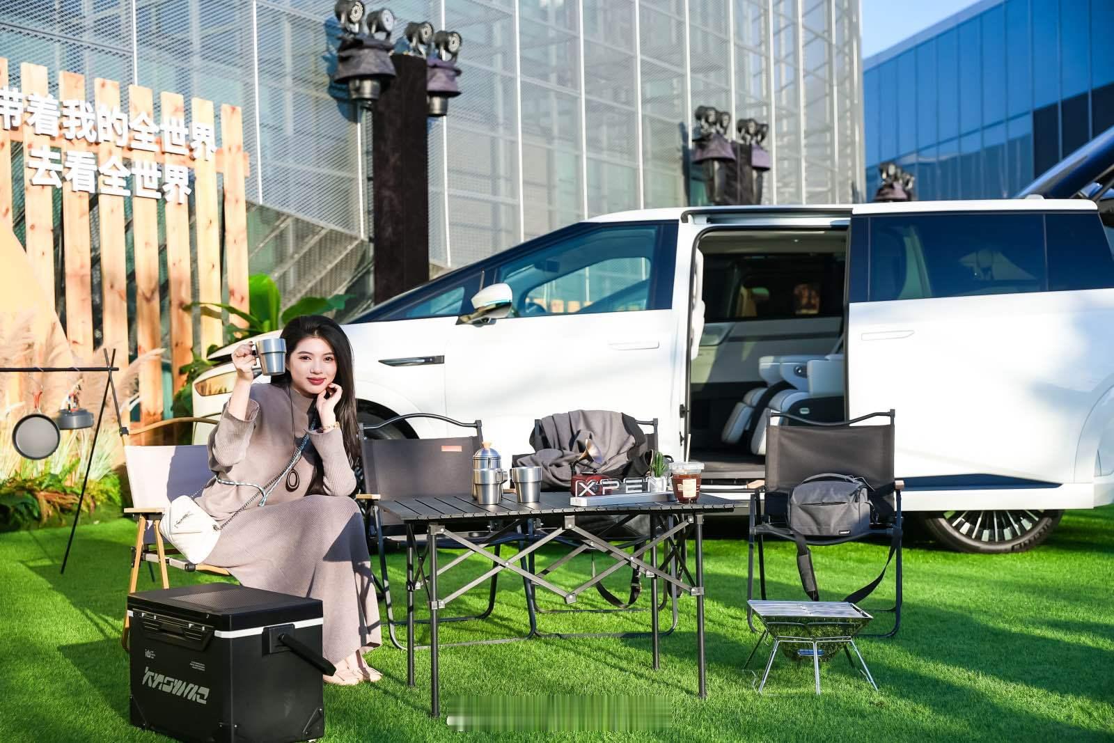 能装下全家人的快乐，才能去看全世界的精彩！全球续航最长大七座小鹏X9超级增程，与