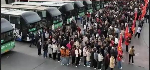 河南老板豪掷千万请员工父母游江南，坚持14年不中断，这份人情味太戳心
 
3月2