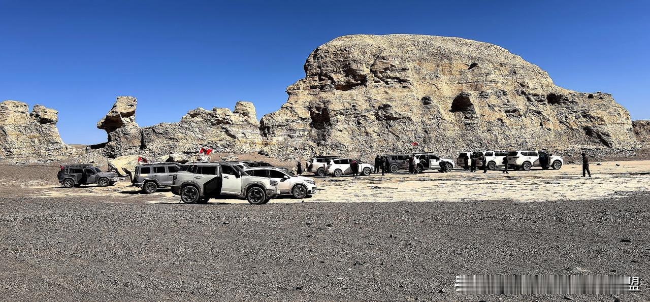 清明节带队3日自驾穿越的第二天，这一天也是行程最满的一天，几乎一天都在荒野之中穿