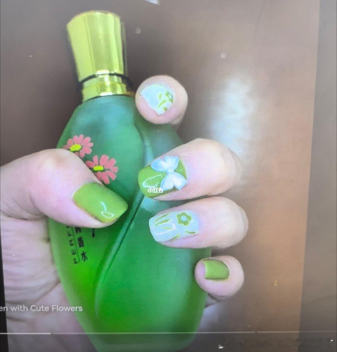 这款指甲怎么样？太绿了不