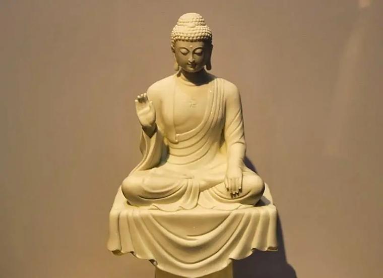 离开亲人是确定的，
死亡也是确定的！
你还在睡的那么香！
你的心里装了些什么？
