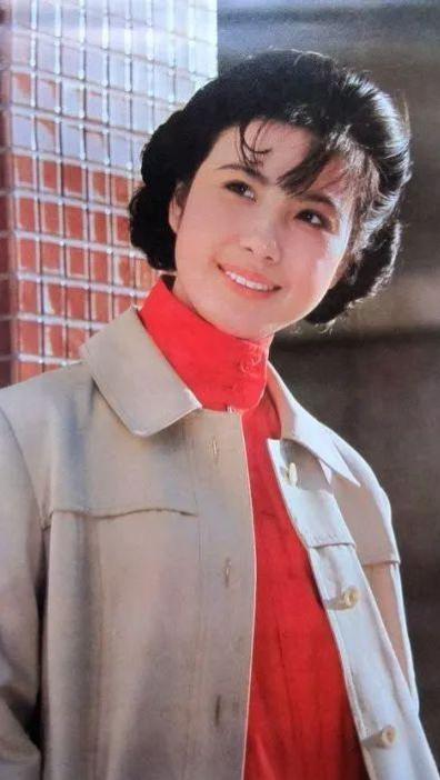 吴玉华，1959年生，毕业于解放军艺术学院表演系，内地实力派女演员。因《篱笆·女