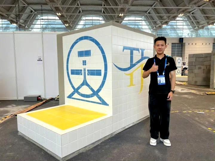 这是17岁孩子贴的瓷砖，
全国瓷砖贴面冠军！
他已达到杭州C类人才的条件，有15