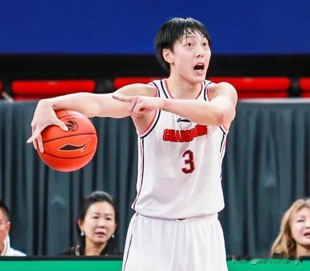 广东男篮112：99轻取上海男篮，本场比赛不得不承认的3个事实。

1. 胡明轩