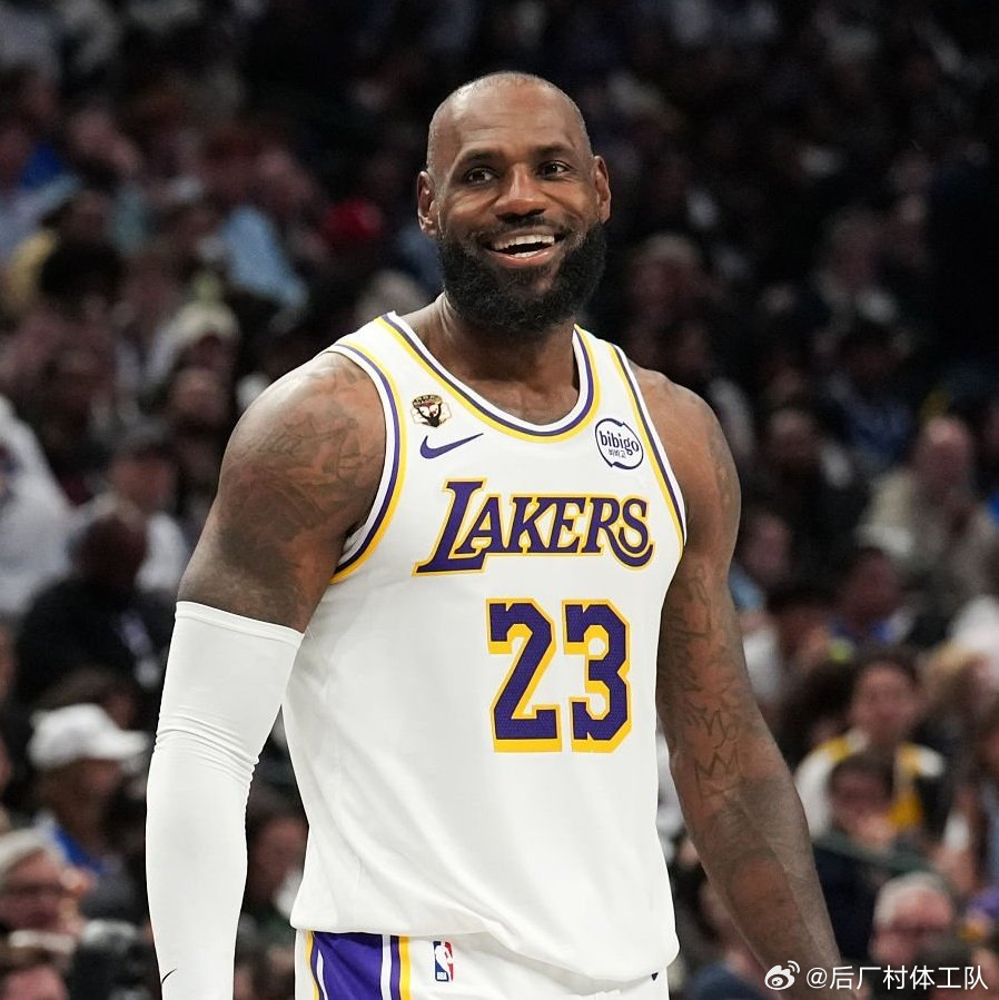 詹姆斯缺战雷霆 詹姆斯将缺战今日对阵雷霆的比赛，目前湖人战绩已被掘金反超，位列西