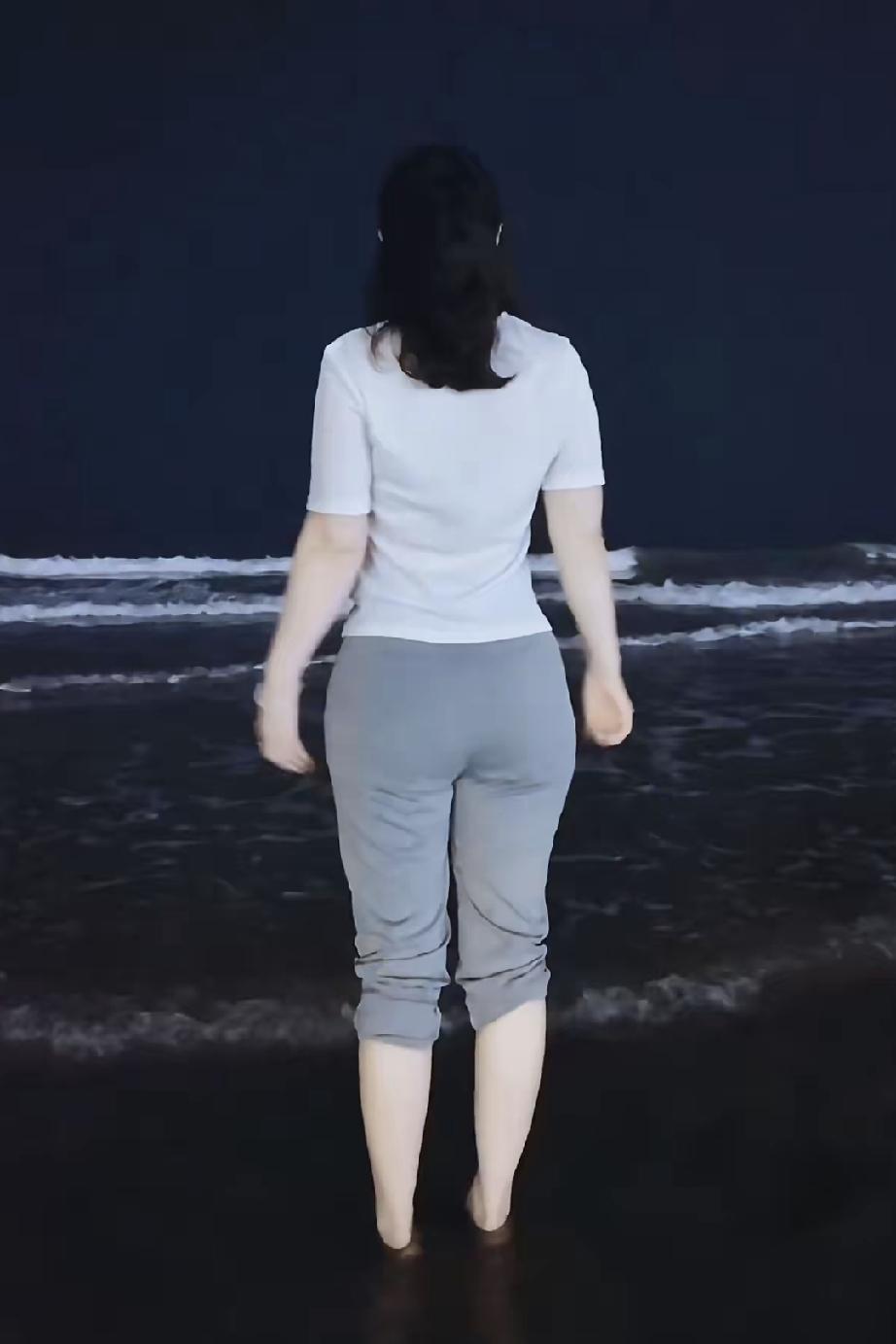 终于看透一个扎心的人生真相：
人生，从来不是有了机会才去选择，而是选择了，才会拥