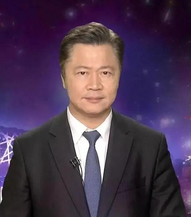 赖岳谦批黄伟翰：不要绿的太露骨，尾巴收敛一点。以免将来时局变化，颜色变来变去“很