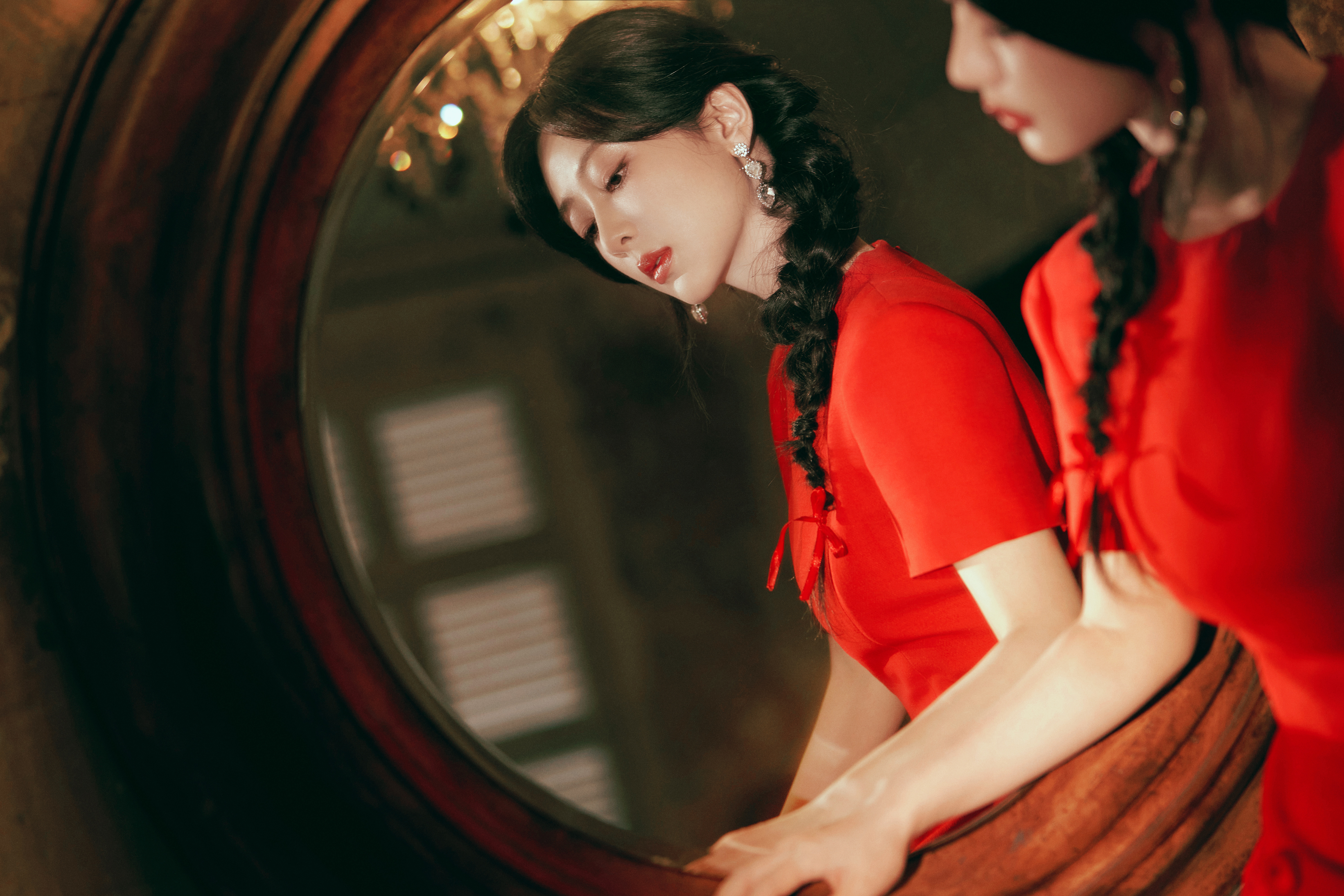 杨紫  摇曳身姿，午夜玫瑰#杨紫红色发带# ​​​