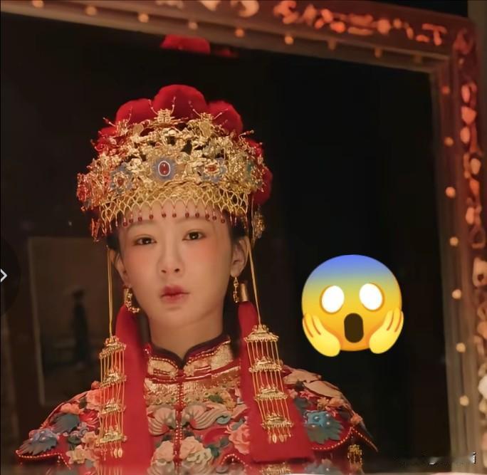 杨紫新中式鬼新娘！

 有没有看到第一幕头皮发麻的[恐惧]，太恐怖了，里面的董竹