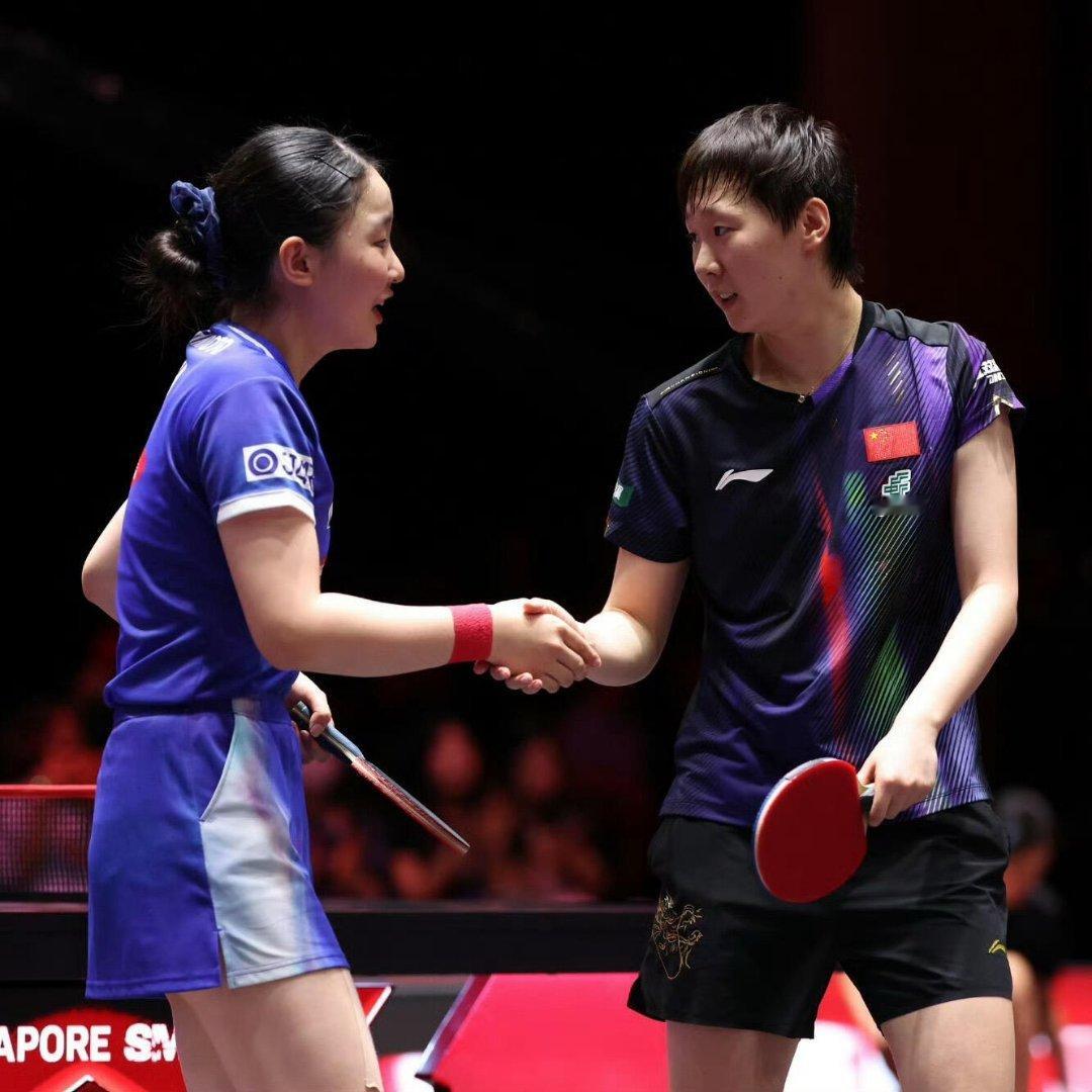 张本美和说王曼昱反手特别牛张本美和赛后又哭了眼看张本美和就要追平比分，王曼昱调整
