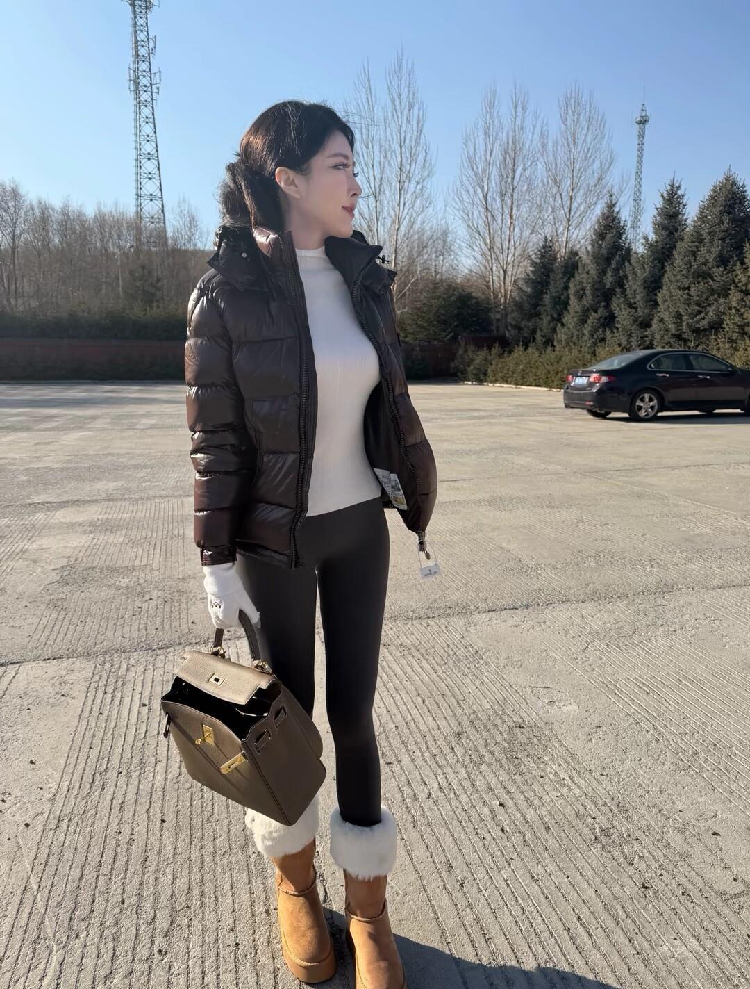 短款羽绒服可以这样搭配