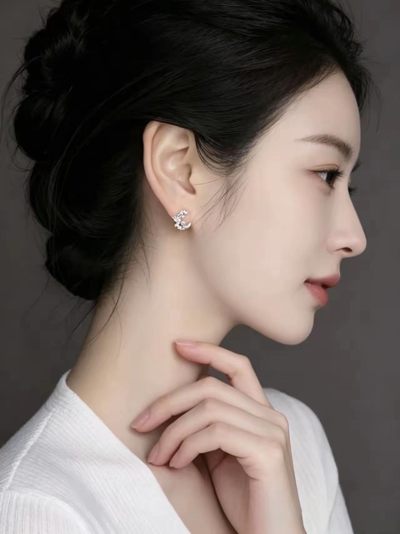 你身上的本事，
都是经历困难的时候长出来的；你身上的毛病，
都是荣华富贵时养出来