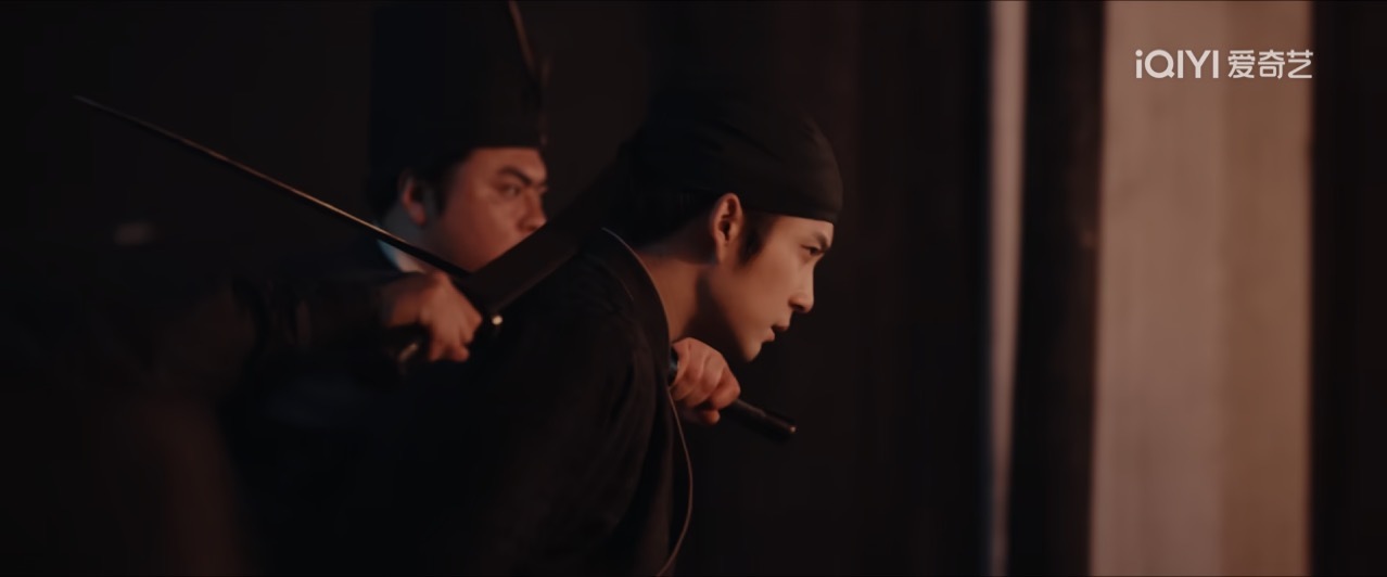 夜行装素素的也很对味儿 
