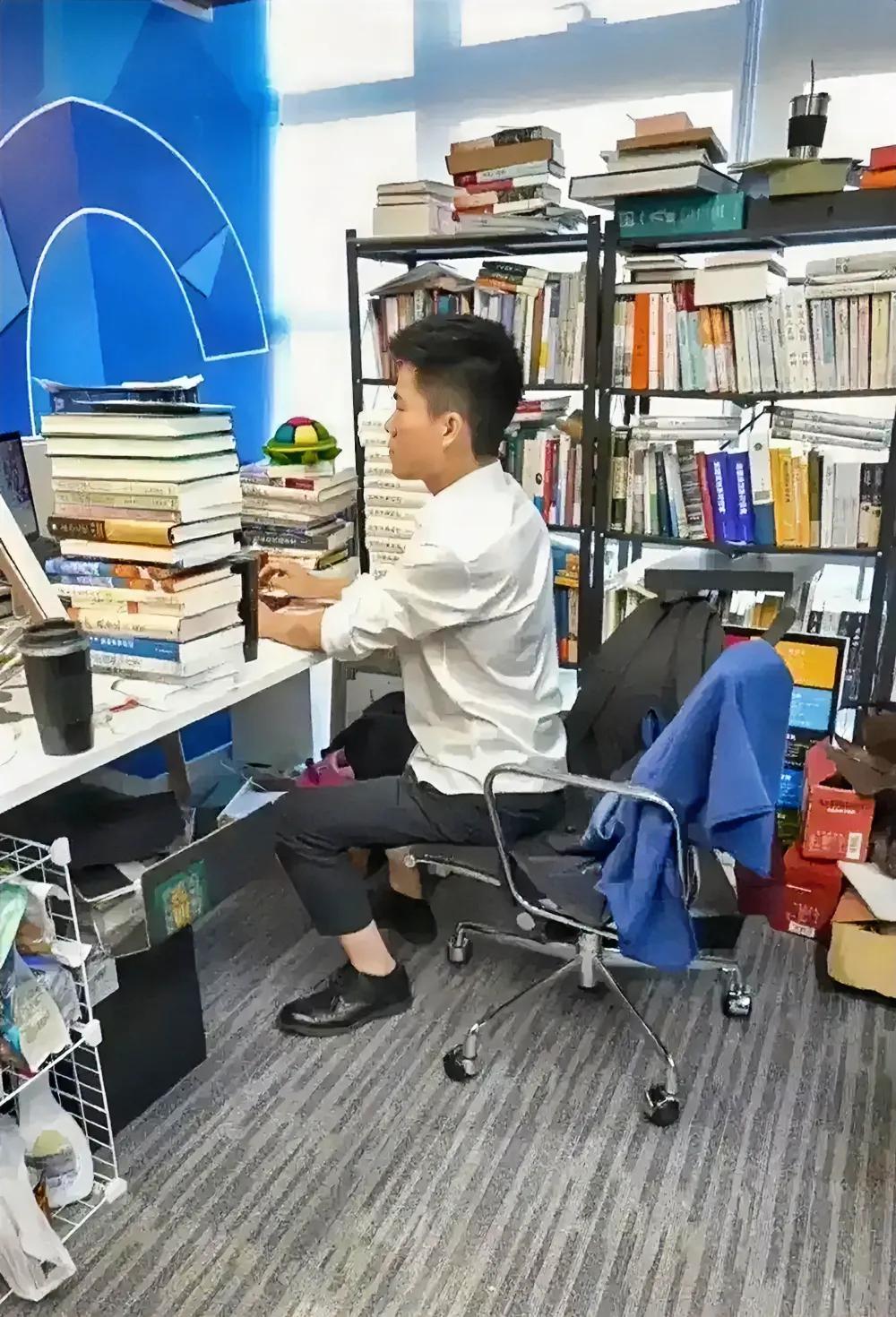 这真是“书中自有黄金屋,书中自有颜如玉”啊！
对于董老师，我真是佩服得五体投地！