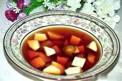 #中医话养生[超话]#罗汉雪梨饮——适用于上火咳嗽、急慢性咽炎引起的咳嗽罗汉果性