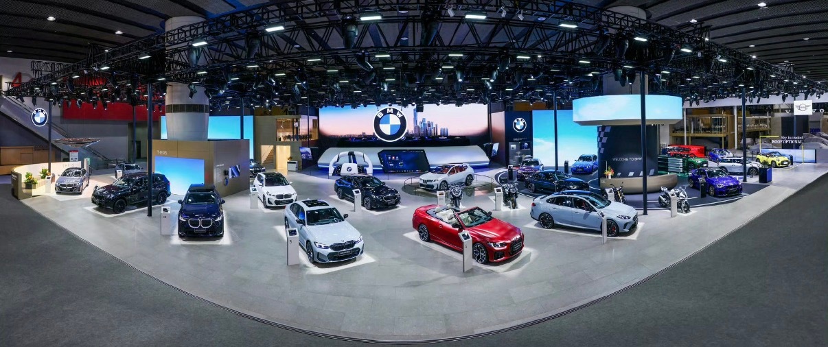 今年广州车展，宝马集团带来2026款BMW X5、全新BMW M3旅行版以及电动