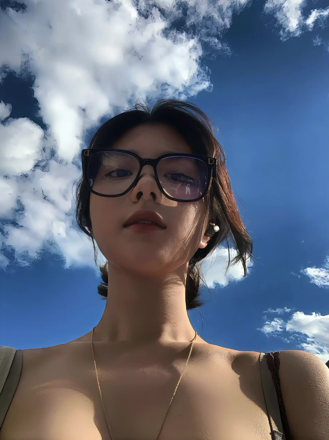 以前我觉得再怎么爱一个人都是有底线的 后来发现爱着爱 着就算违背很多底...