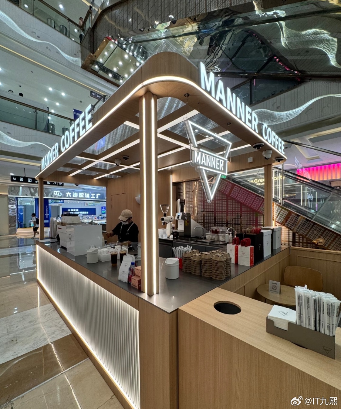 Manner涨价原因Manner这次涨价，其实挺有意思的，不是全涨，只动了SOE