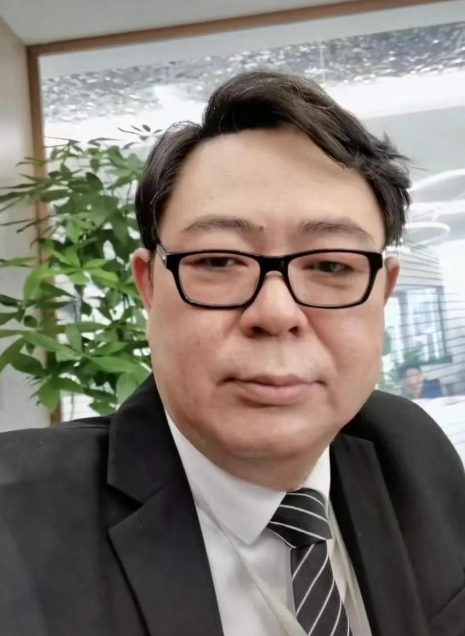 我打赌高亚麟不会出来回应这件事。
因为第二个女朋友虽然生了孩子，但也没结婚。不受