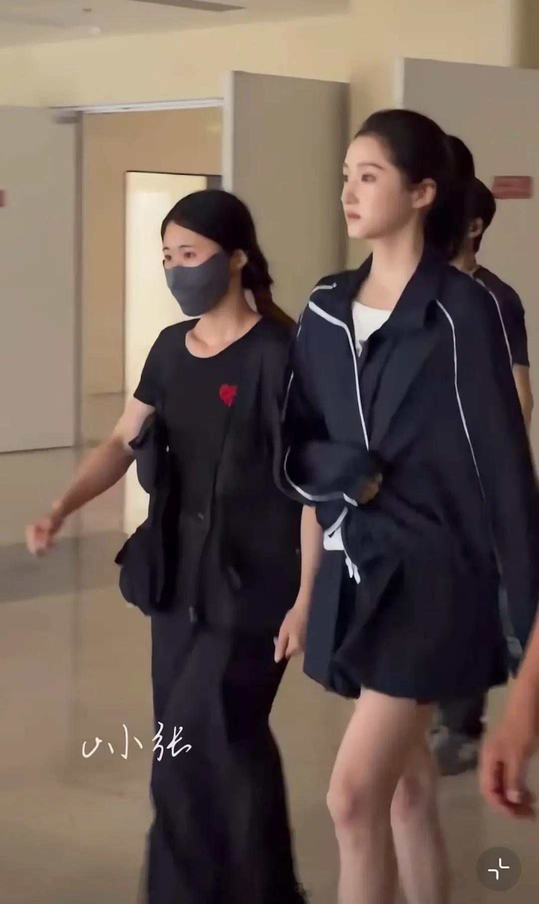 关晓彤现在拍的这部剧比拍耀眼的时候还瘦很多