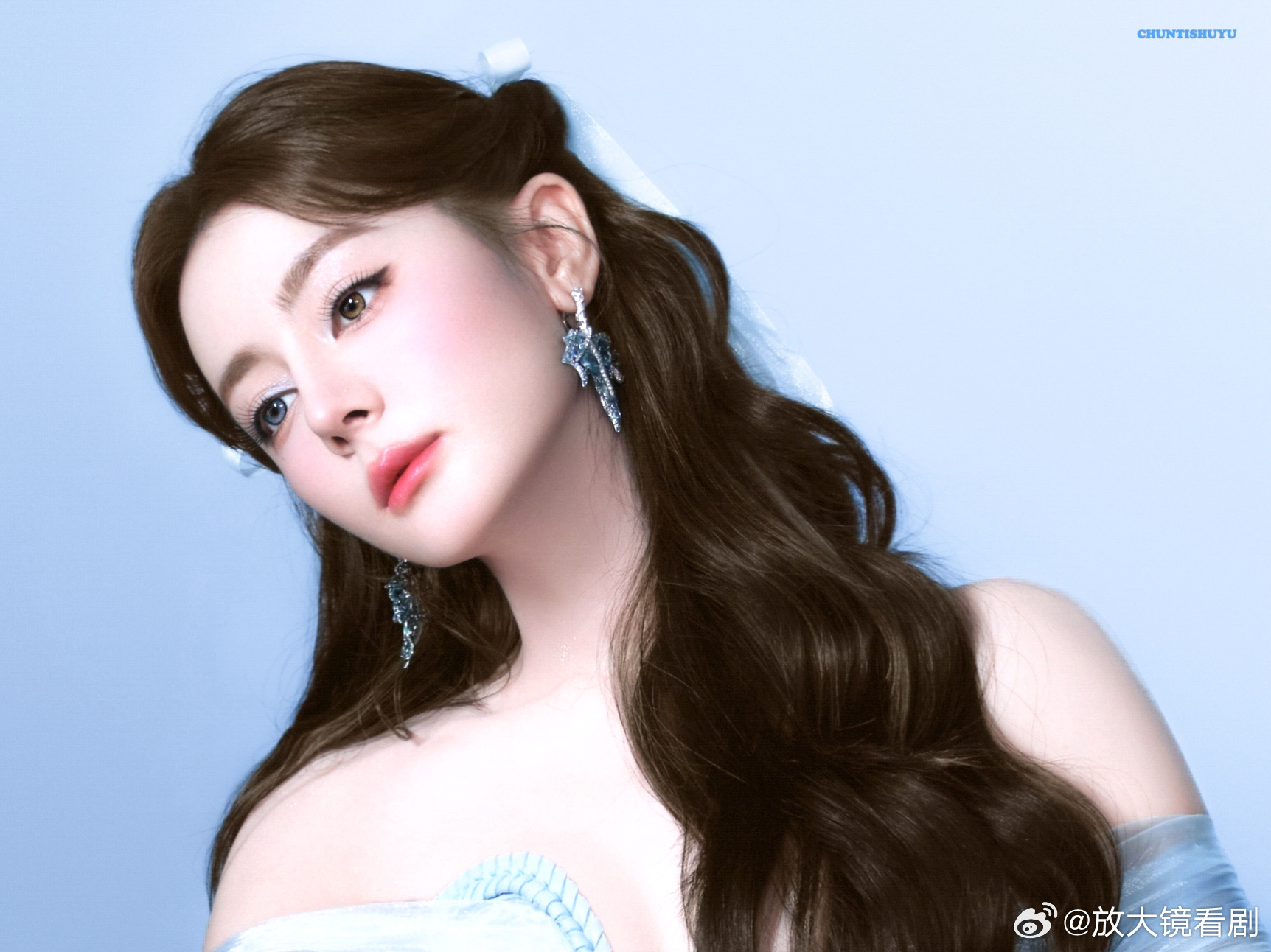 no~~中午看也不行!早晚看也不行!!因为什么时候看都会被美晕！迪丽热巴花絮照就