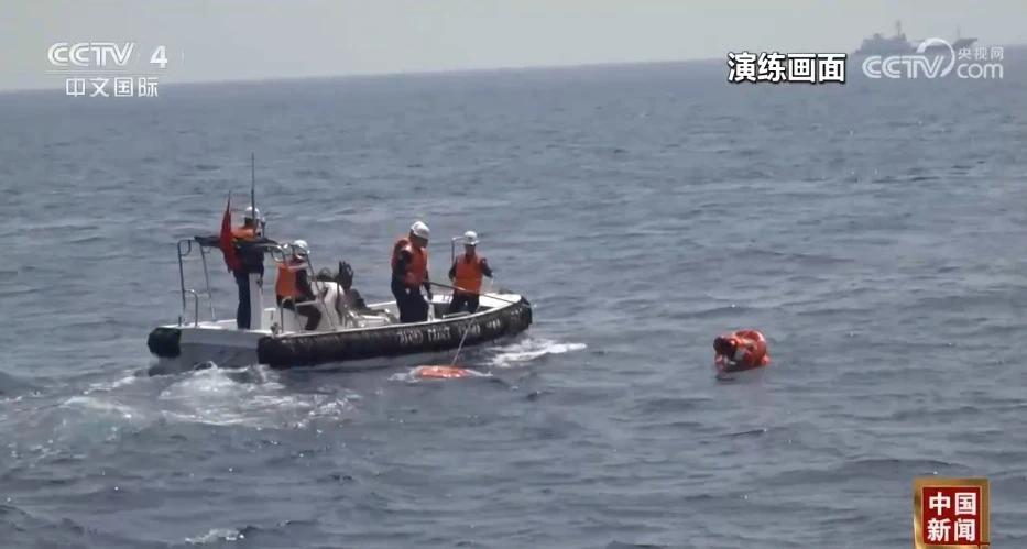 近日，中国海警在南海黄岩岛海域成功开展了一场大规模的海上救生训练。这次训练旨在检