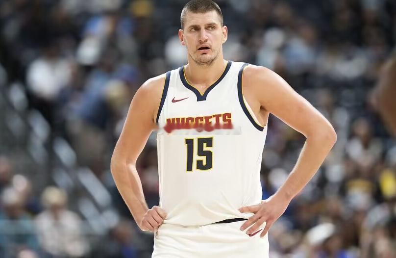 NBA常规赛继续进行，掘金108-113不敌骑士。掘金篮板以32-55落后骑士引