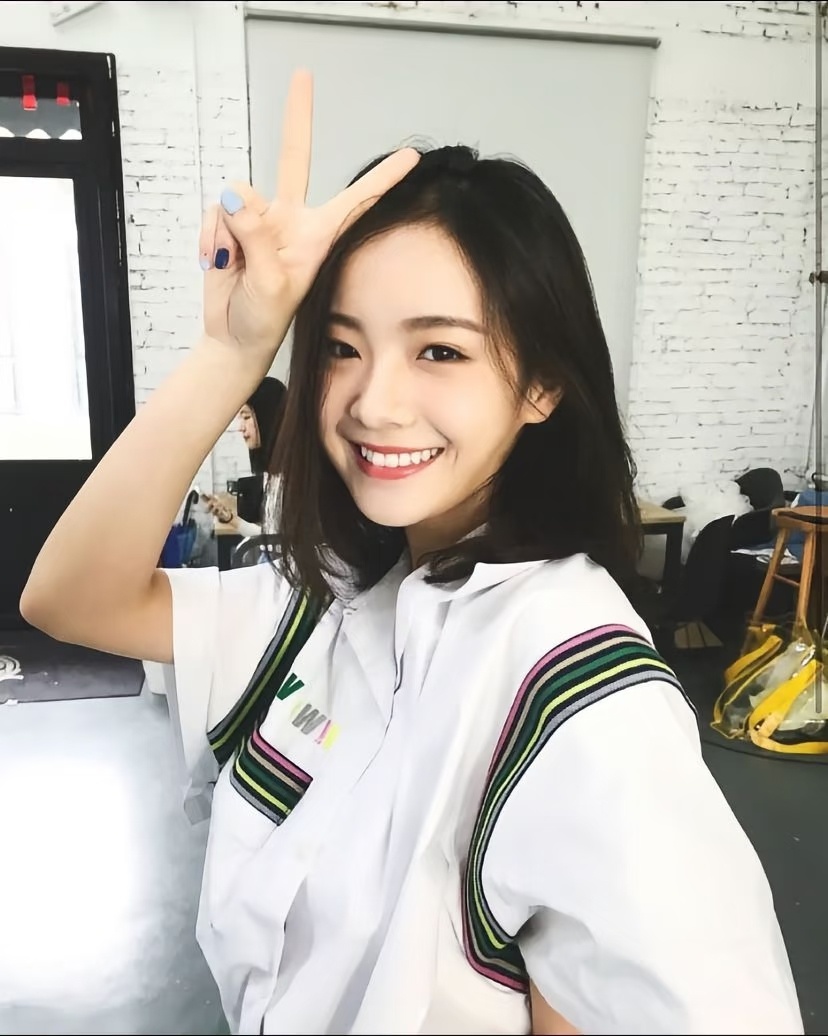 盘点女明星待播电影：李沁：《她杀》迪丽热巴：《日月》杨紫：《猎毒》《转念花开》陈
