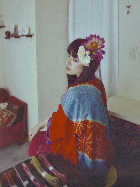 2004年，蜷川实花镜头下的栗山千明。 
