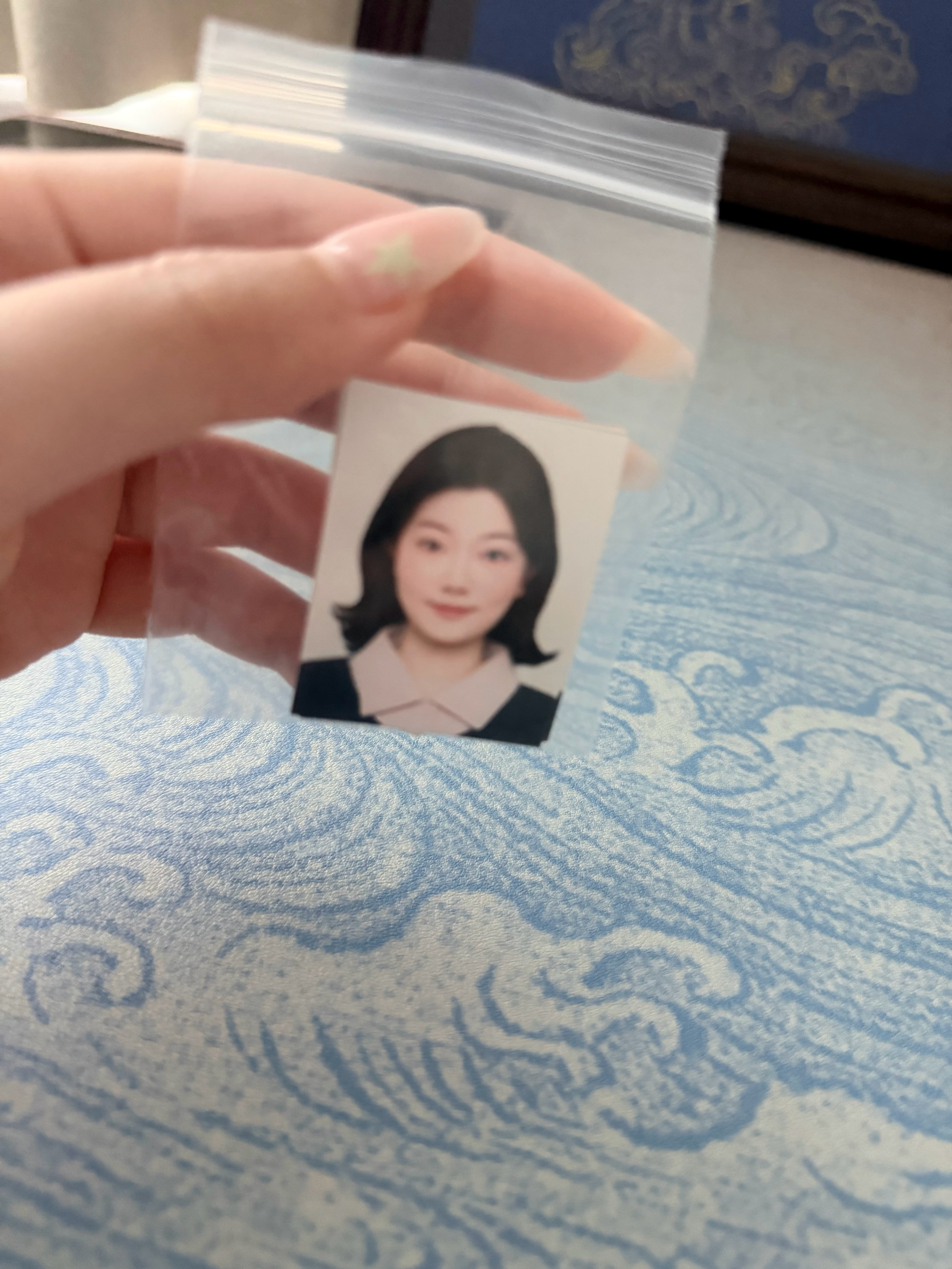 每次照片拍出来都不知道是哪位 [允悲] ​​​