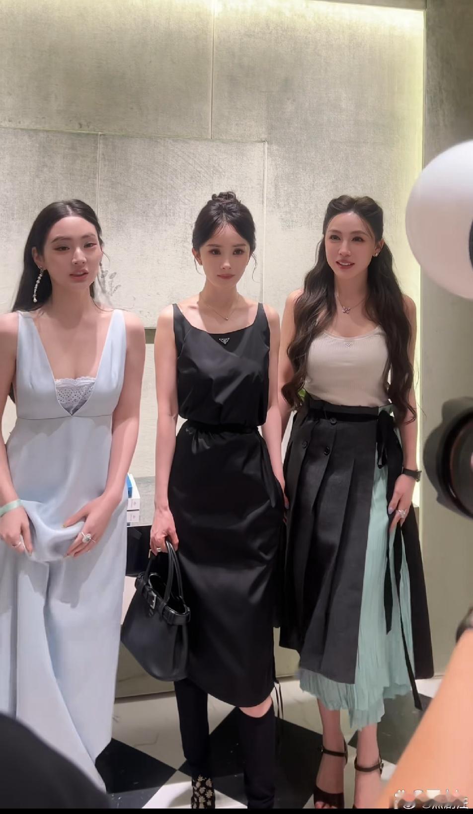 站在杨幂旁边，才知道演员和网红的差别。 
