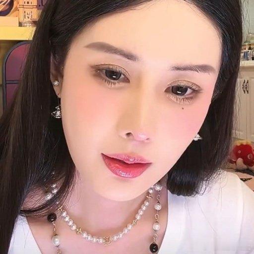 #韦雪给现男友和前夫改名#  韦雪这做法确实有点让人惊讶，不过也不得不佩服她的勇