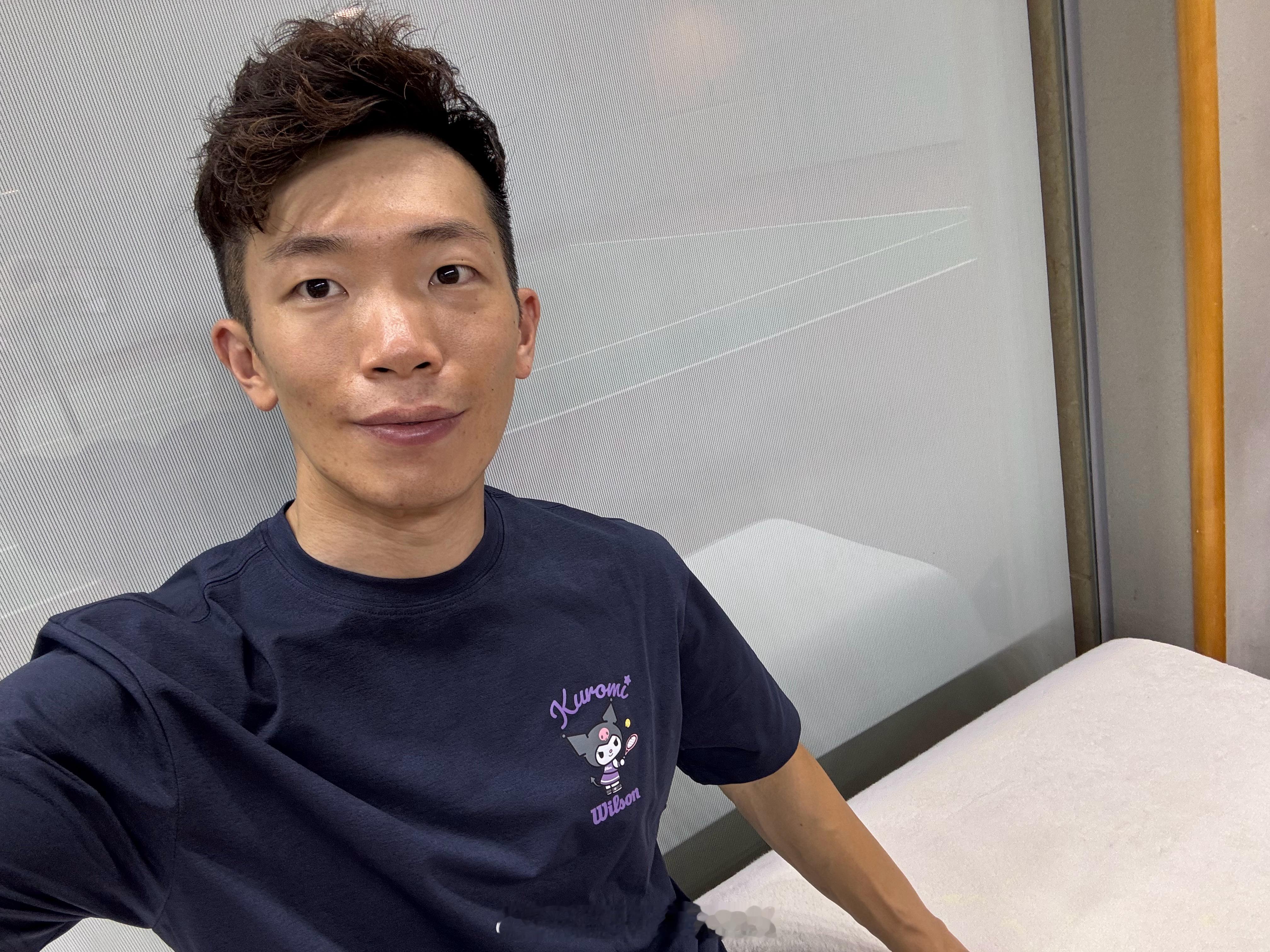 今天网球打的有点狠，消耗1200大卡~[污]后半赛季马上就要开始了，本赛季又一项