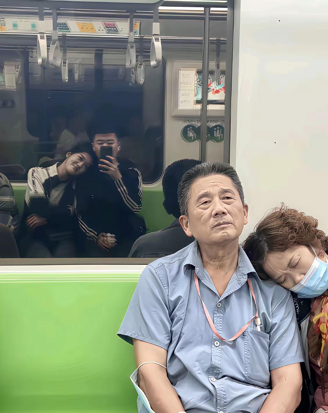 看完这张照片你哭过说明你的老伴已经身心疲惫，或者焦虑不安，人生不易，放下一切，从