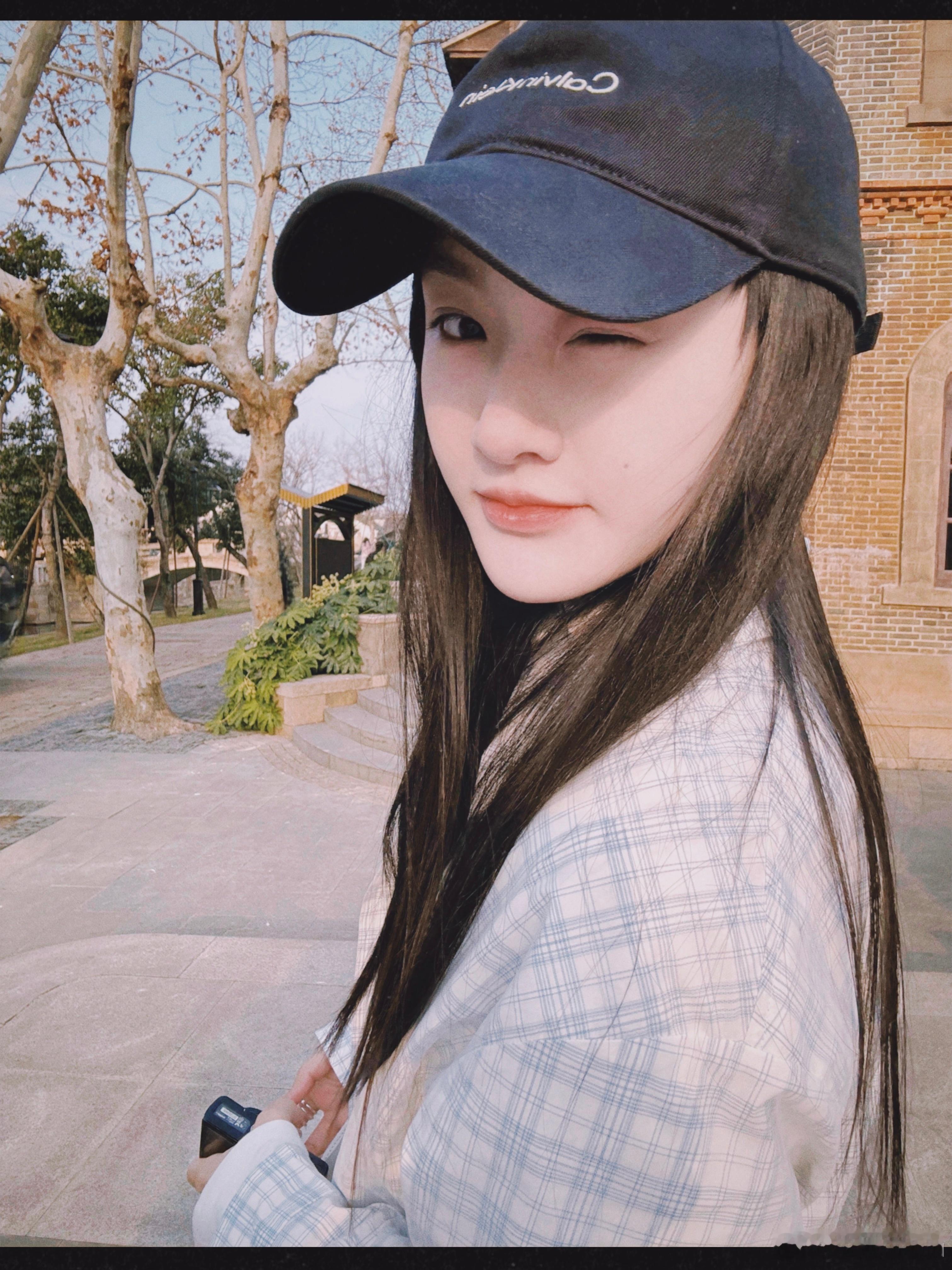 三八妇女节 节日快乐！姐姐妹妹们[给你小心心][给你小心心] ​​​