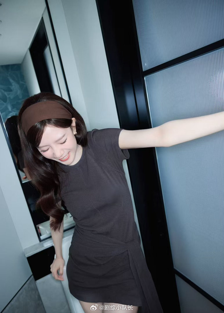 宋妍霏 少关注人的臀 宋妍霏的健康美真的很有感染力！那种从内到外的自信和力量，比