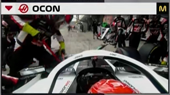 奥康进站的时候，技师用大钳子把他赛车左边受损的导流板碎片给剪了F12026F1中