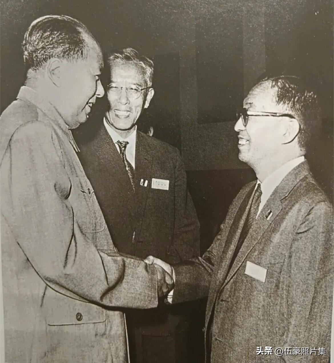 1964年8月23日下午，在北京举行的1964年北京科学讨论会期间，毛泽东主席在