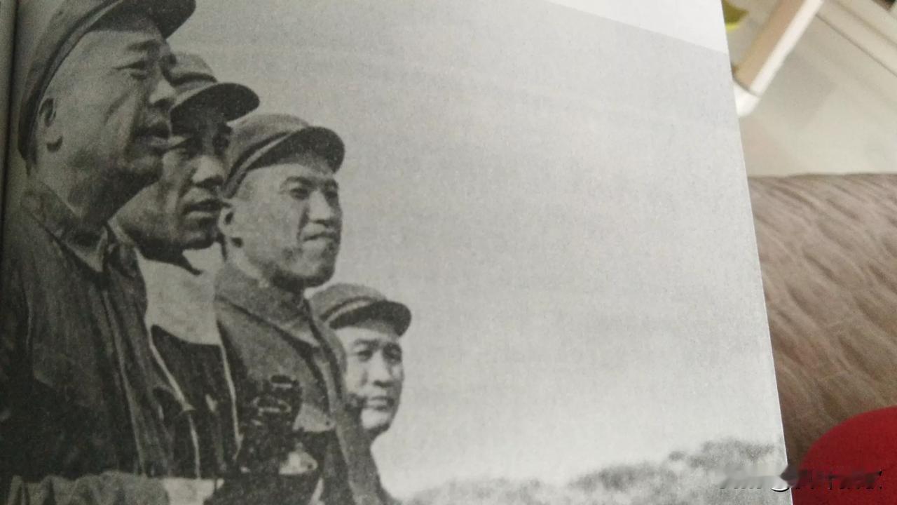 1951年1月8日，苏联驻朝鲜大使拉佐瓦耶夫怒气冲冲地走进志愿军总部，嚷嚷着要见