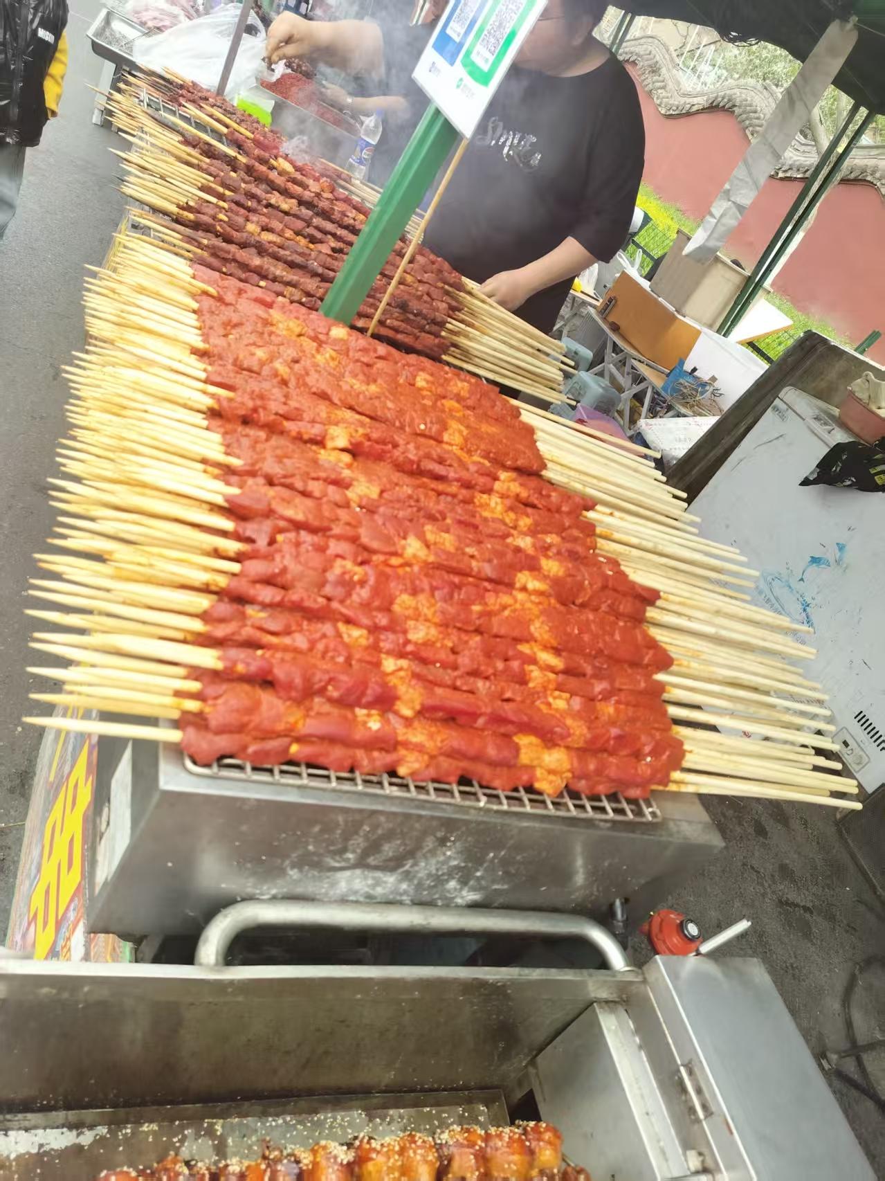 今年春天最想实现的心愿今年春天最想实现的心愿是：向健康出发，不管多少岁，快乐万岁