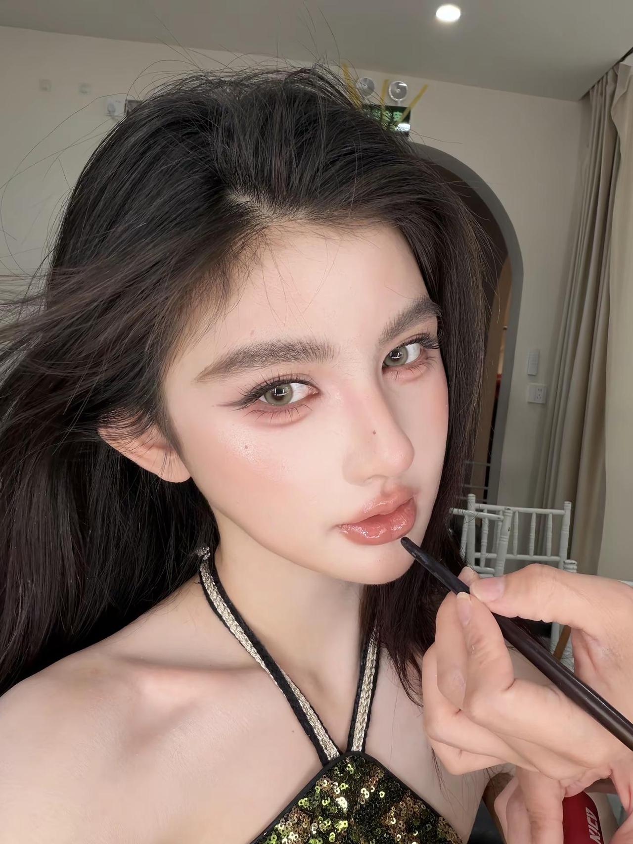 选出你的五一春日出片妆容 化妆 眼妆